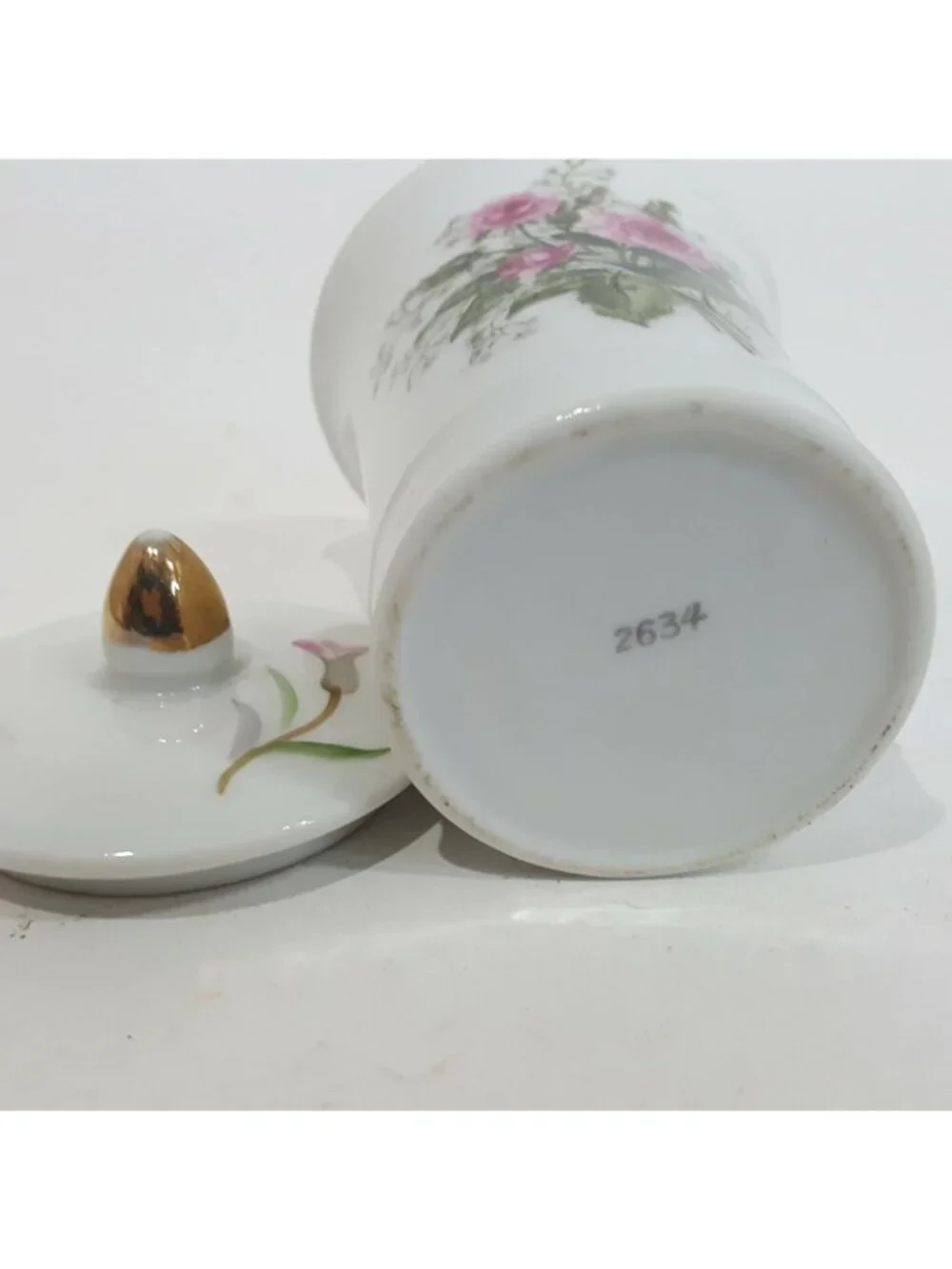 Chinese White Glazed Porcelain Covered Floral Rose Flower Tea Cup 2634 Lid Pink